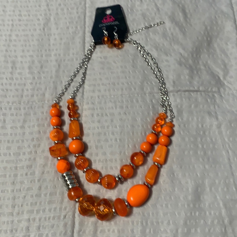 NWT Orange & silver beaded 18” necklace & earrings set w/2.5” necklace extender.